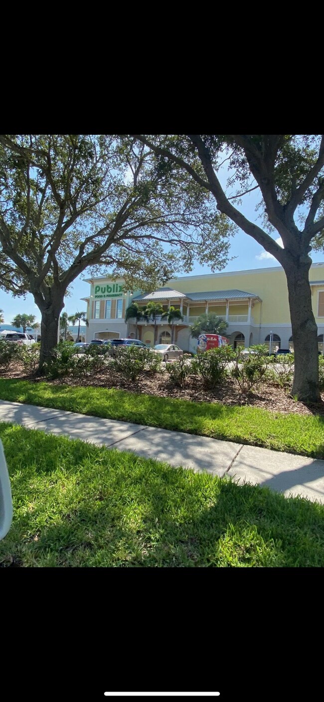 Building Photo - 255 Dolphin Point