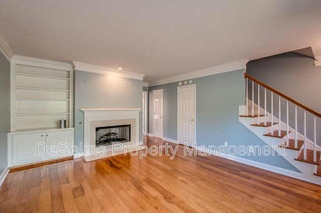 Building Photo - 1625 Brentwood Pointe