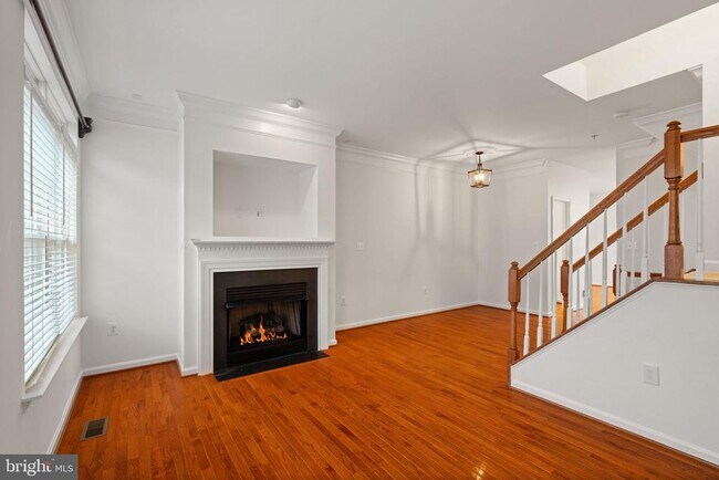 Building Photo - 5061 Kilburn St