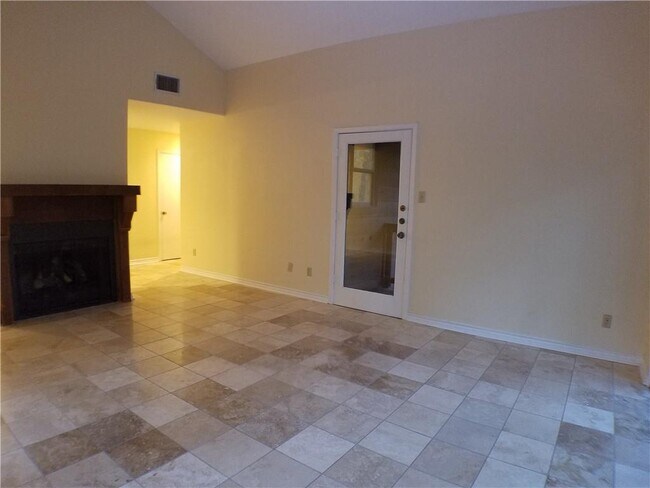 Building Photo - 6201 Highland Hills Dr