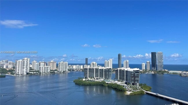 Building Photo - 7000 Island Blvd