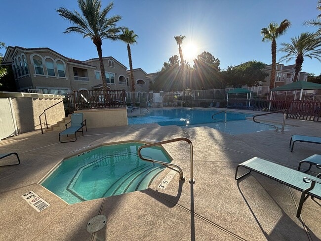 Building Photo - Fantastic 2Bed/2Bath Condo in Southwest Area