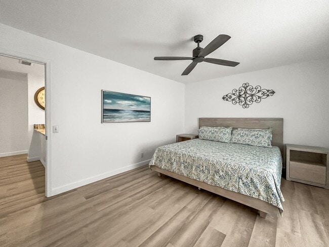 Building Photo - Fully Furnished Waterfront Community Condo in Isla Del Sol - 2bed | 2bath