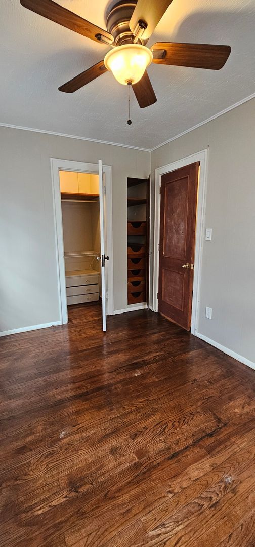 Building Photo - 4 Bedroom House for rent