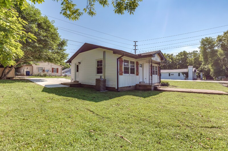 Building Photo - 205 Carpenter St