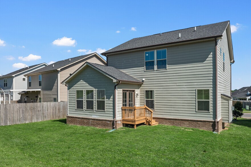Building Photo - 428 Heroit Dr