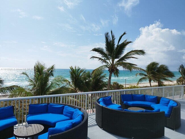Building Photo - 5401 Collins Ave