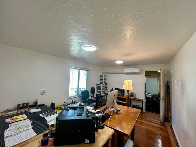 Building Photo - 22 Marigold Dr