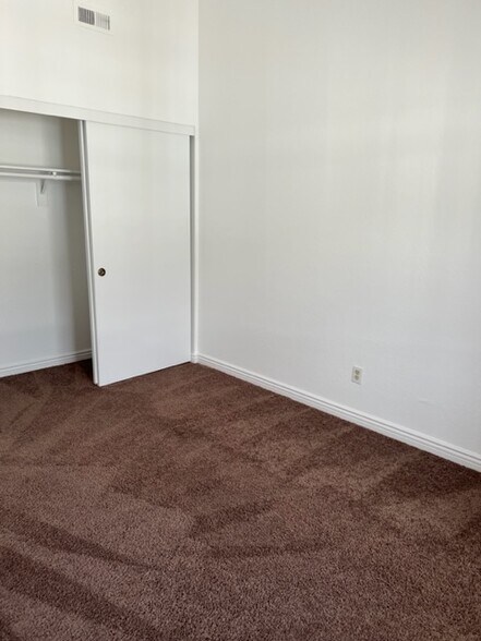 Building Photo - 4082 Mahaila Ave