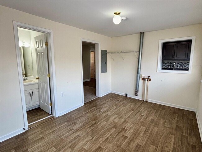 Building Photo - 3302 N Bogan Rd NE