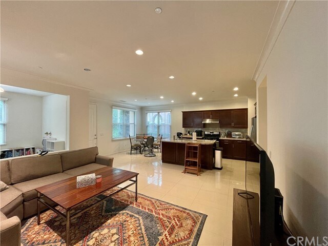 Building Photo - 36 Calypso