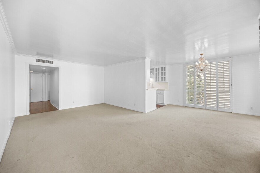 Building Photo - 2301 S Beverly Glen Blvd