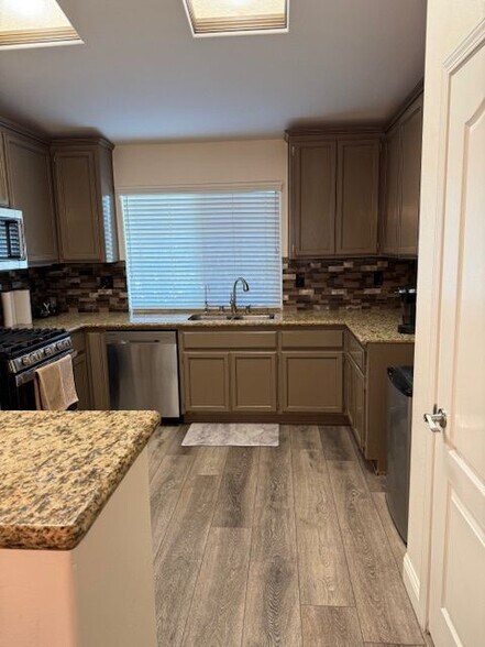 Building Photo - 6003 Bluewater Bay Ct