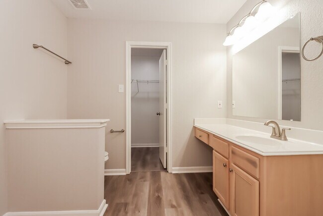 Building Photo - 6806 Oleander Grove Way