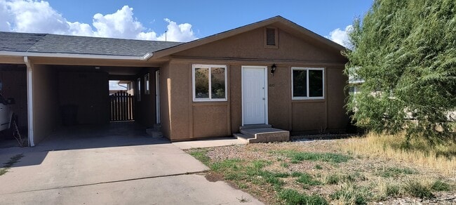 Primary Photo - 1645 N Cedar Blvd