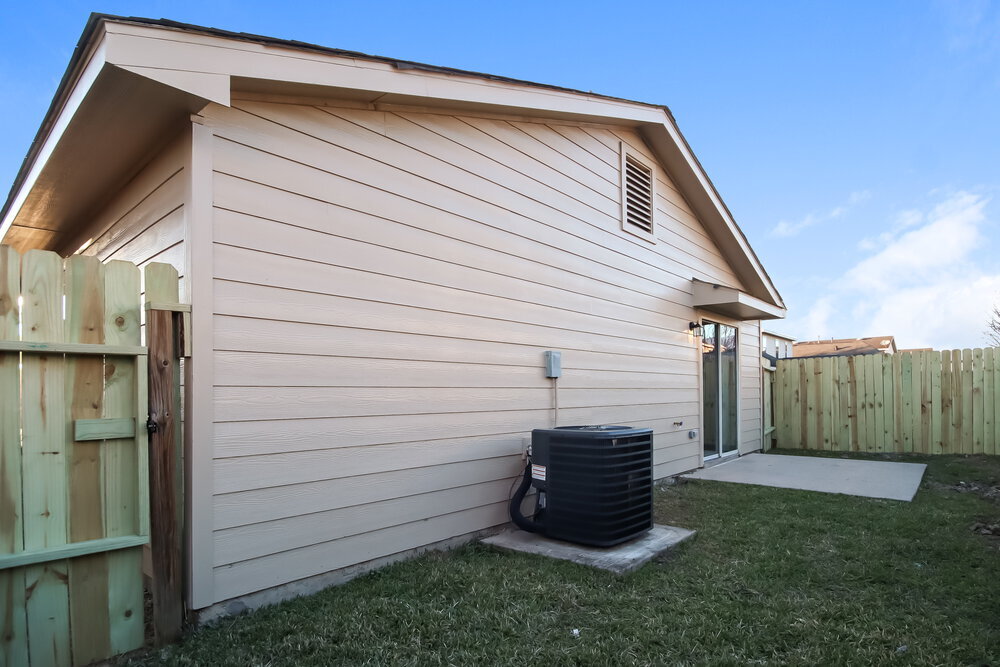 Building Photo - 14435 Acuna Ln