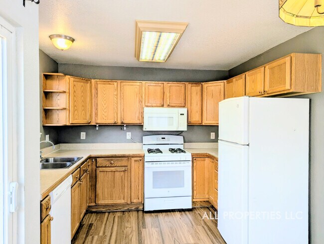 Building Photo - 1617 W 39th Ave