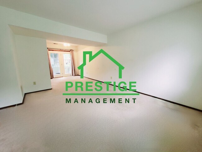 Building Photo - 406 College