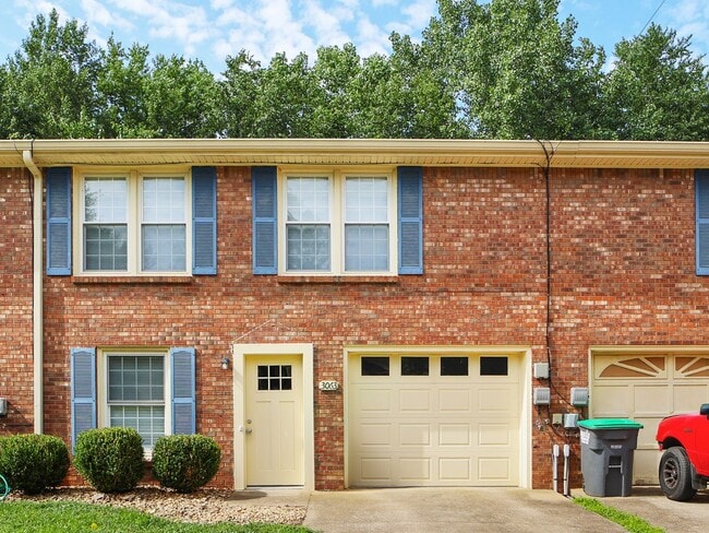 Primary Photo - Move-in Ready Townhome in Desirable Sango ...