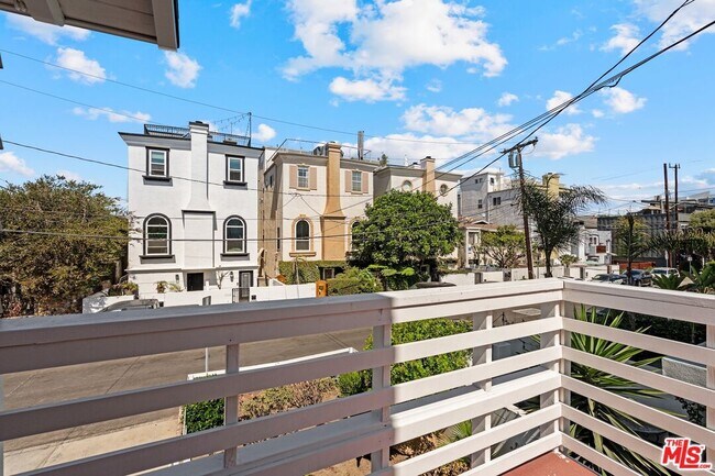 Building Photo - 112 Fleet St