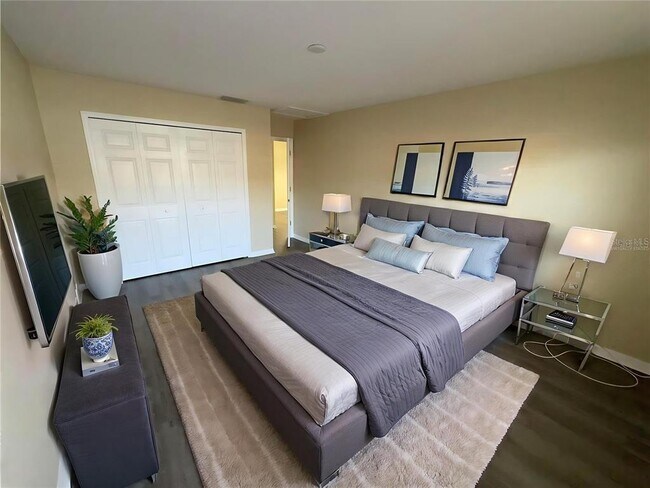 Building Photo - 4818 Tangerine Ave