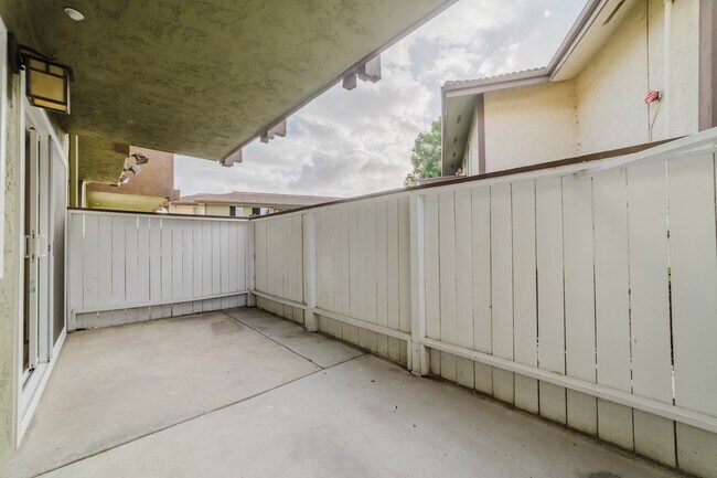 Building Photo - 615 Fredricks Ave