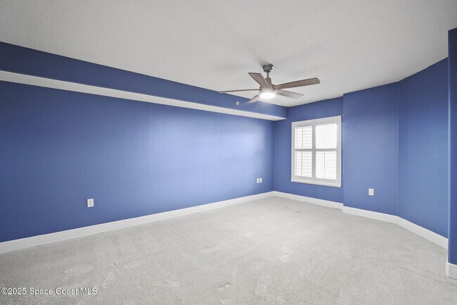 Building Photo - 551 Casa Bella Dr