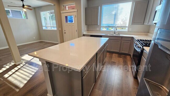 Building Photo - 1032 Magnuson Way