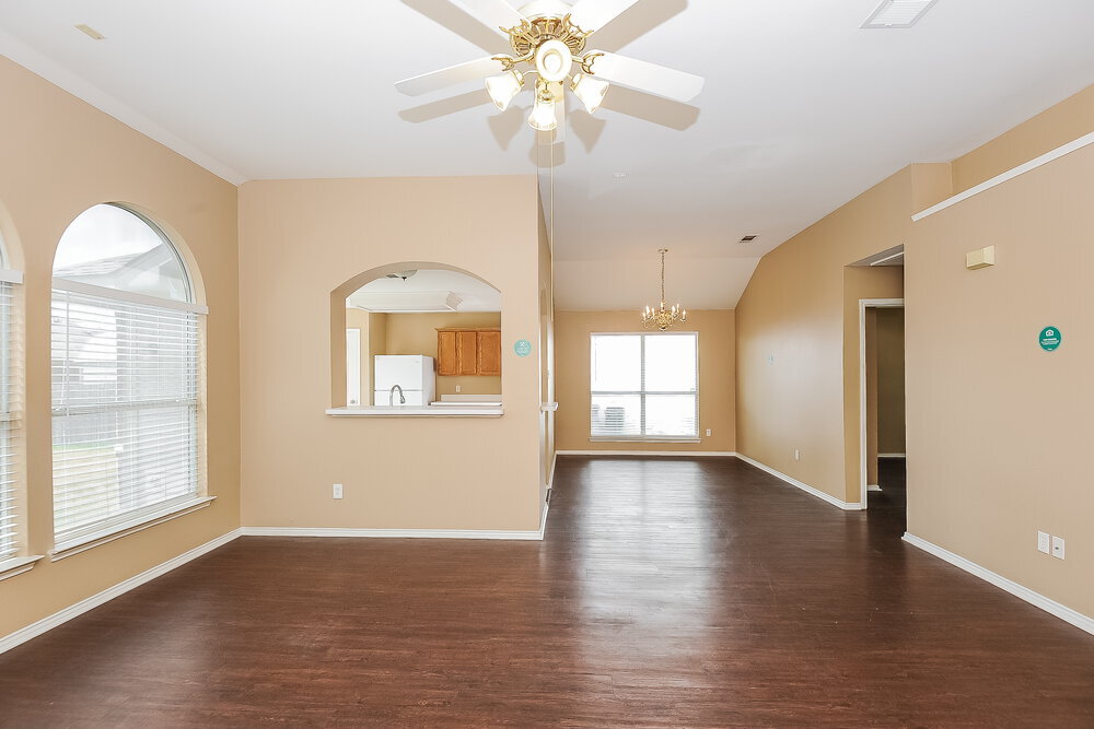 Building Photo - 1626 Redwood Dr