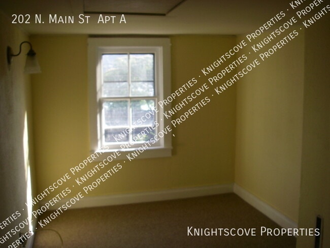 Building Photo - 202 N Main St