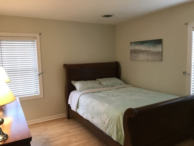 Building Photo - 109 N Eagle St