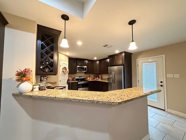 Building Photo - 314 Don Martin Dr