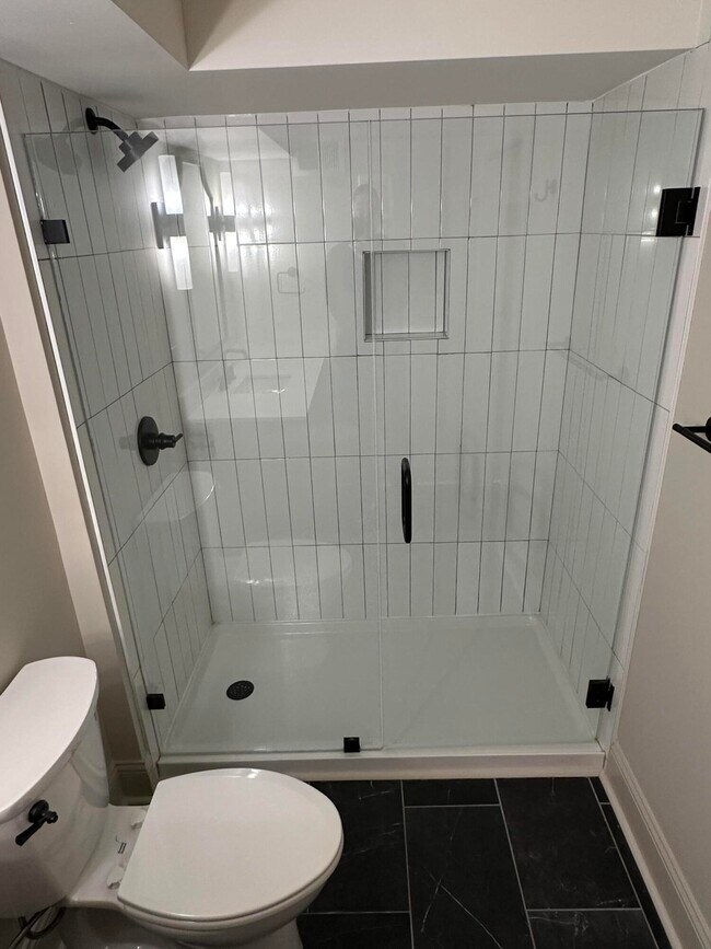 Building Photo - 307 W Main St