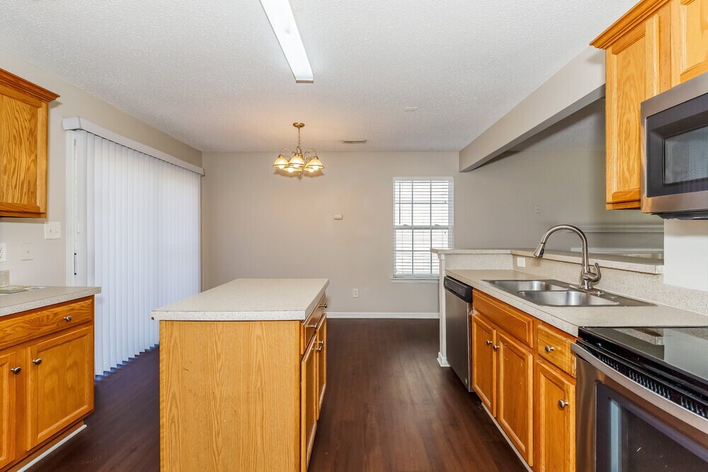 Building Photo - 14620 Arlandes Dr