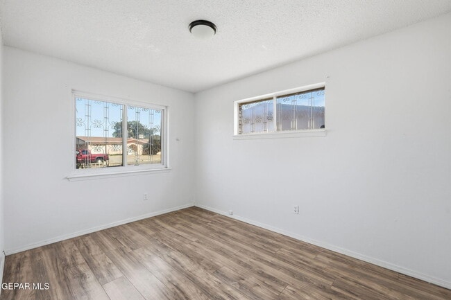 Building Photo - 8408 Reindeer Ave