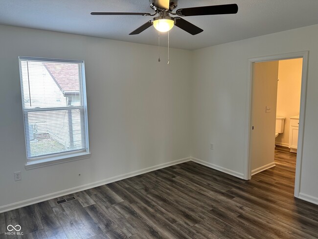 Building Photo - 103 S Nebraska St