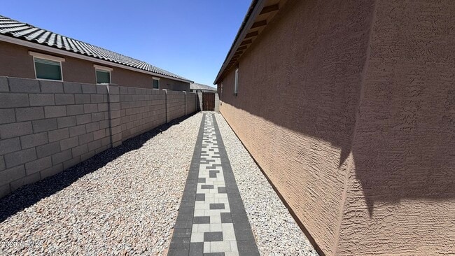 Building Photo - 37043 W Vera Cruz Dr