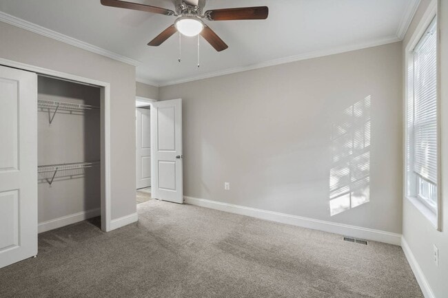 Building Photo - 1516 Cedarwood Dr