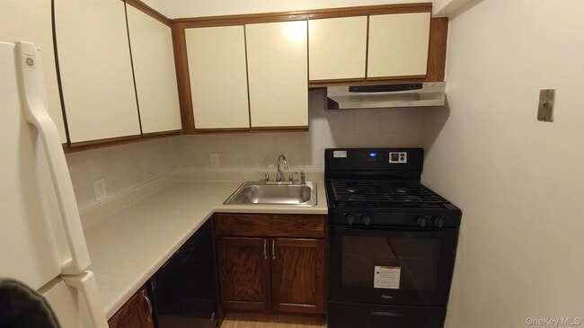 Building Photo - 41-07 Bowne St