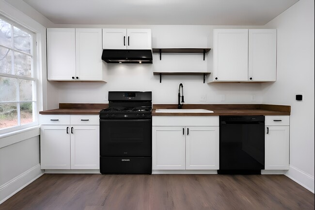 Building Photo - Stanley