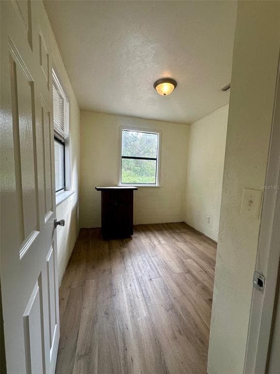 Building Photo - 651 NE Waldo Rd