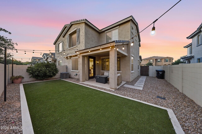 Building Photo - 905 S Canal Dr
