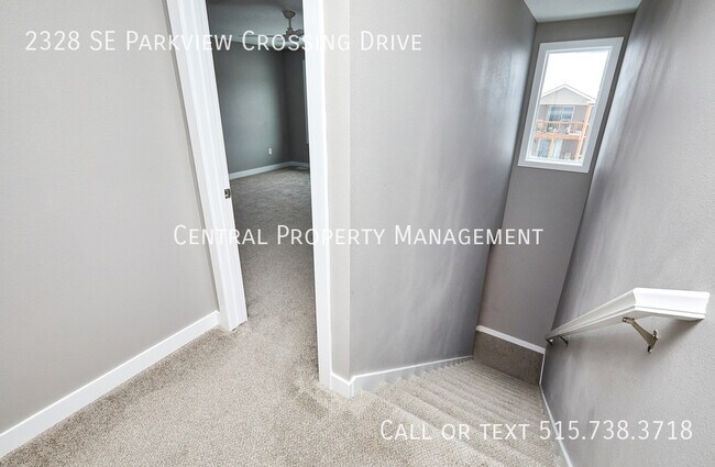 Building Photo - 2328 SE Parkview Crossing Dr