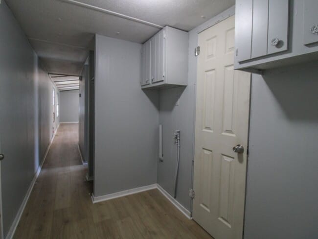 Building Photo - Updated Country Home Just Minutes from Fay...