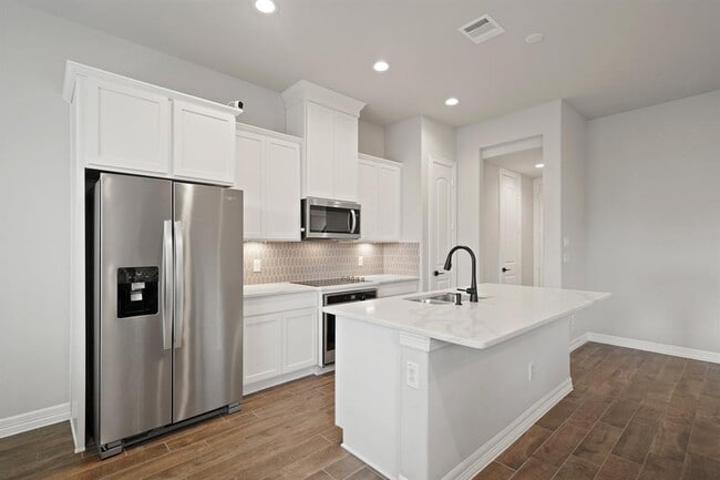 Building Photo - 1505 Canter Bayou Way