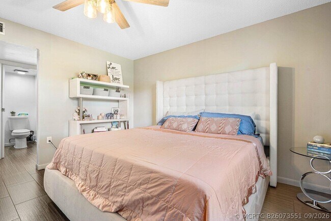 Building Photo - 6121 Balboa Cir