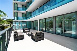 Building Photo - 9901 W Bay Harbor Dr