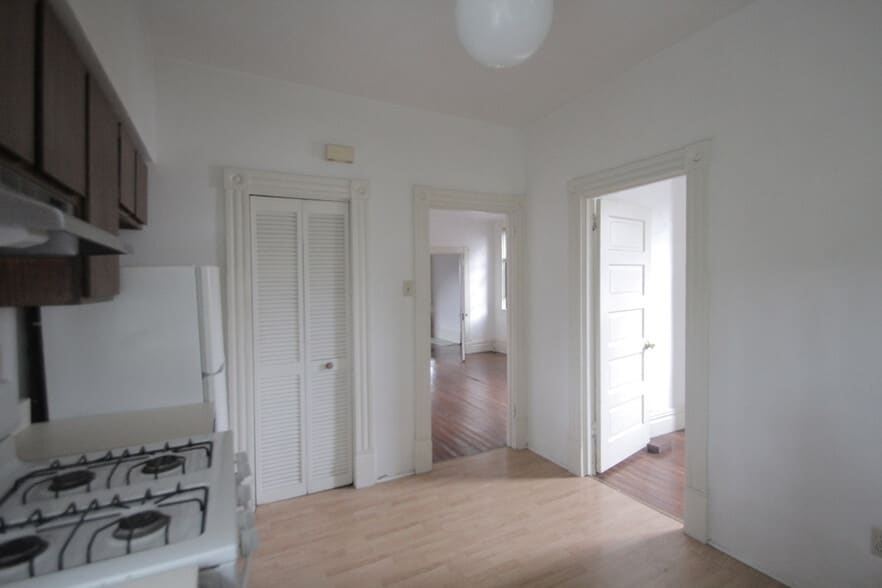 Building Photo - 405 Peebles St