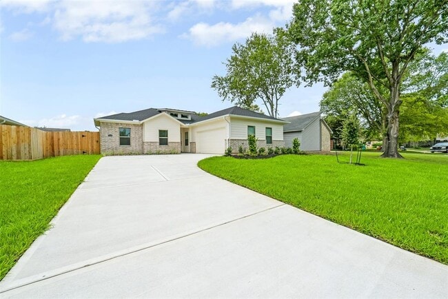 Primary Photo - 13315 Campos Dr