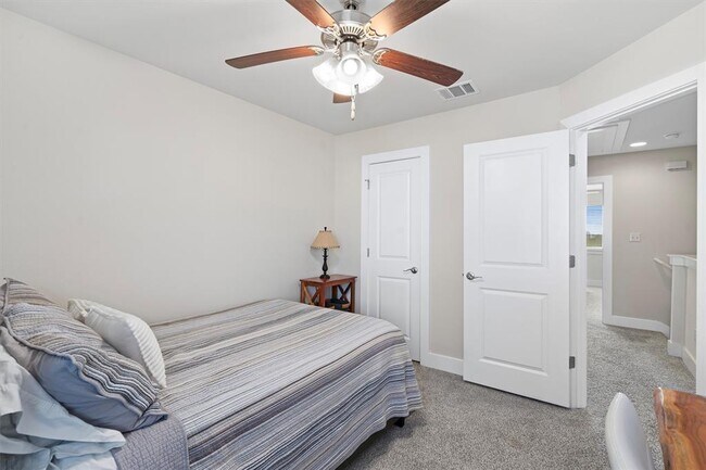 Building Photo - 613 White Steppe Way